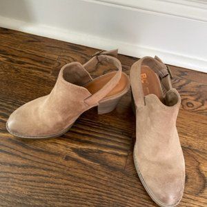 BC tan suede mules/clogs